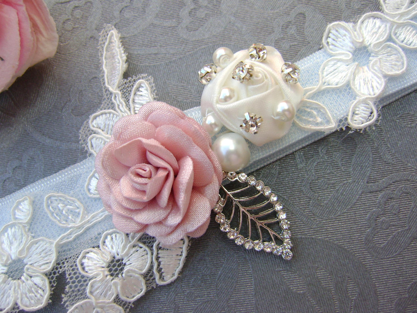 Bridal garter