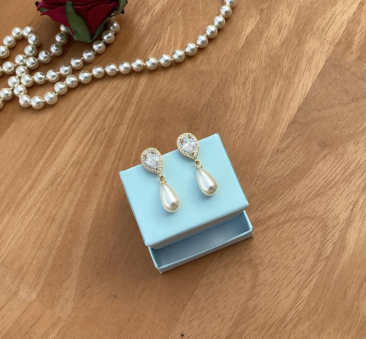 Earrings - Gold Pearl