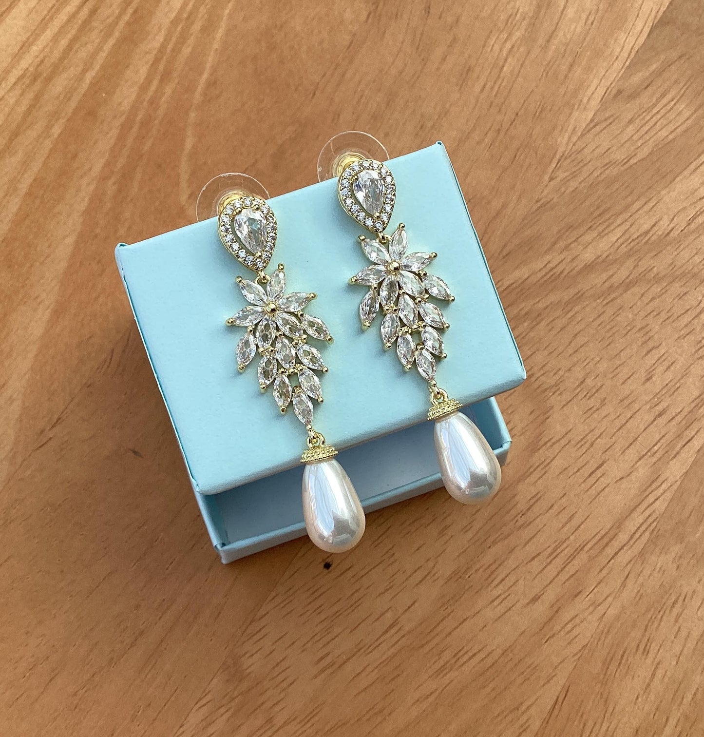 Earrings - Gold Pearl