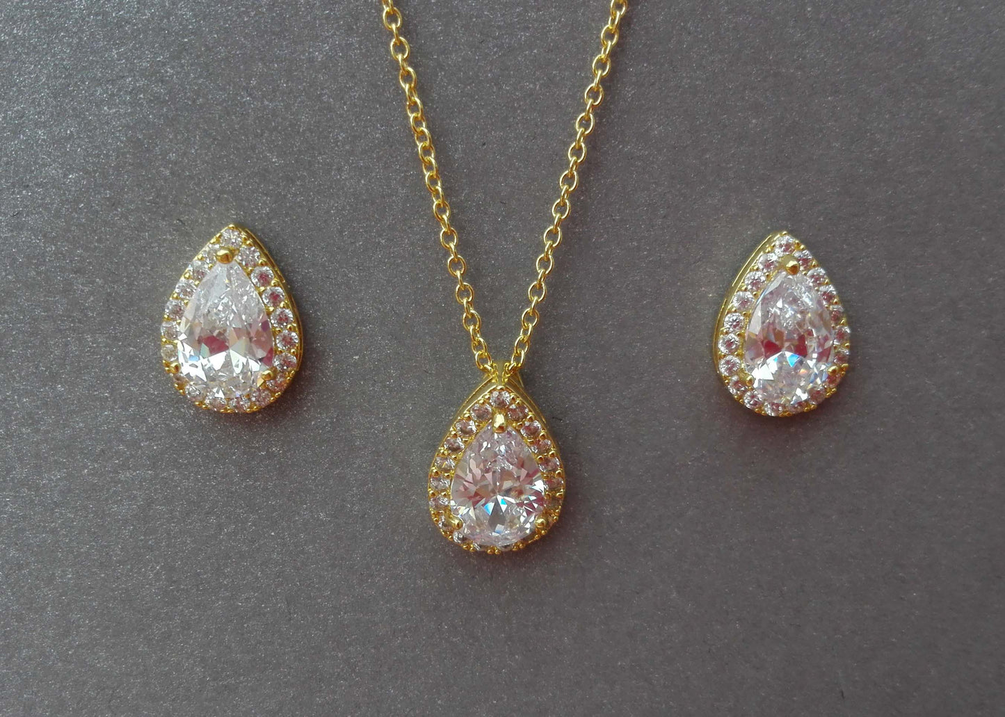 Pendant & Earring Set - Gold