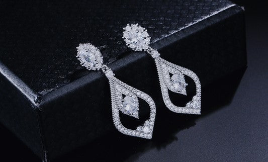 Earrings - Silver Vintage Style Crystal Drop