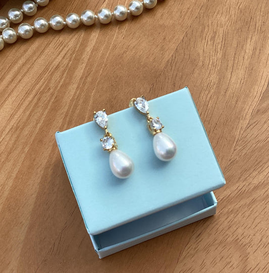 Earrings - Gold Pearl