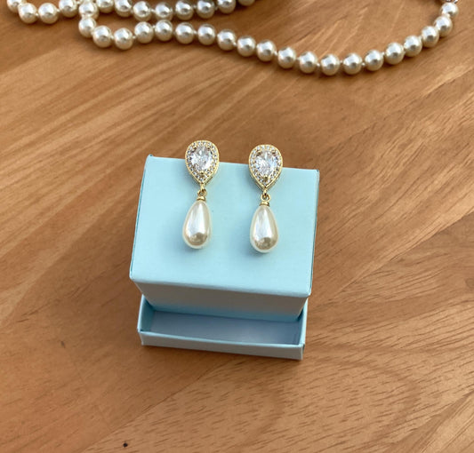 Earrings - Gold Pearl