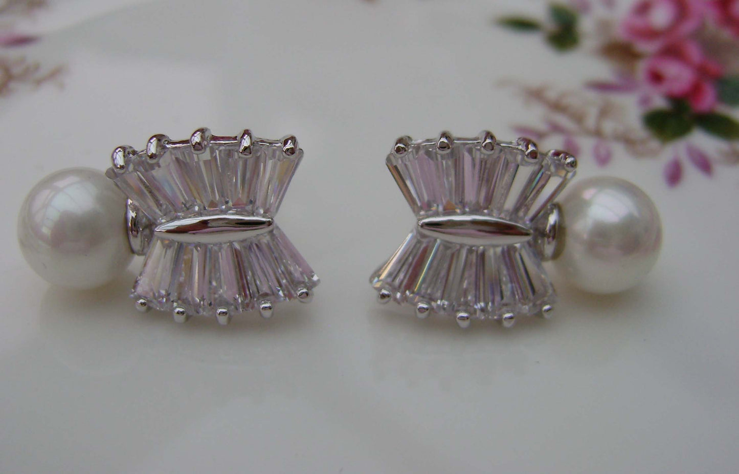 Earrings - Silver Pearl